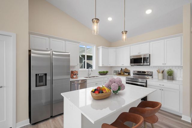 2120 Ridgepointe Drive, Hastings, MN 55033