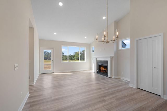 2120 Ridgepointe Drive, Hastings, MN 55033