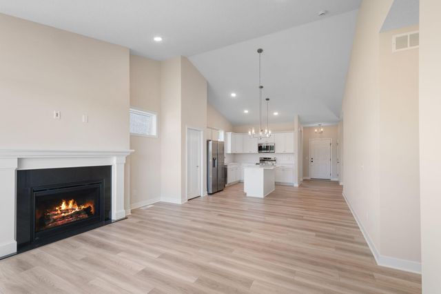 2120 Ridgepointe Drive, Hastings, MN 55033