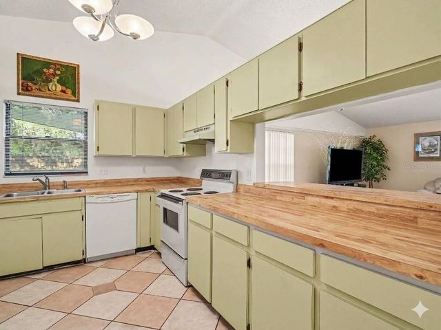 5031 BARRINGTON CIRCLE 601, Sarasota, FL 34234