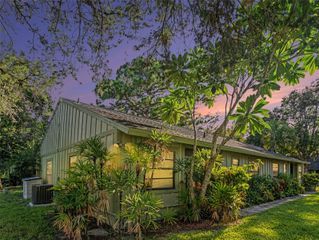 5031 BARRINGTON CIRCLE 601, Sarasota, FL 34234