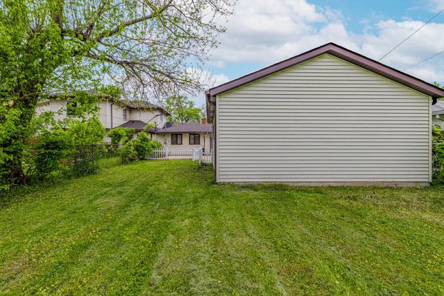 4029 W 90th Place 4029, Hometown, IL 60456