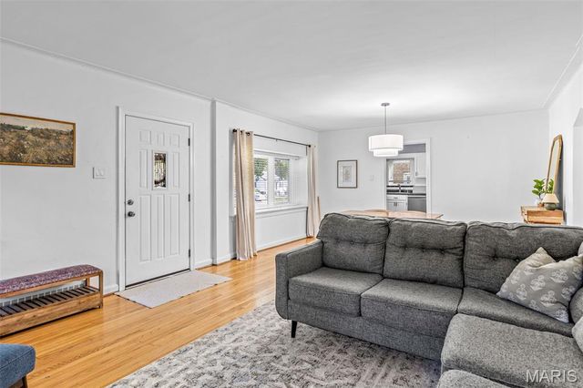 7808 Garden Avenue, Shrewsbury, MO 63119