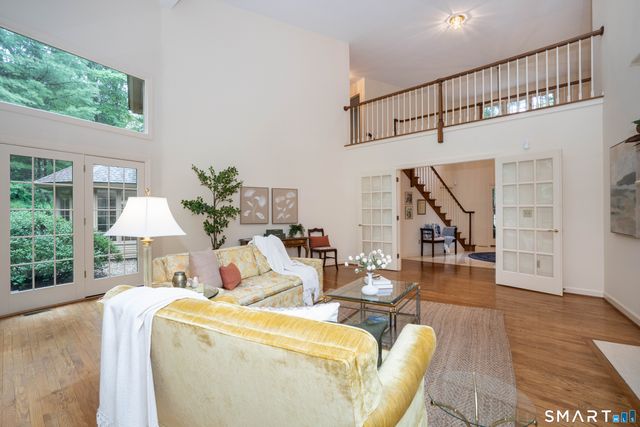 33 Saxon Woods, Avon, CT 06001