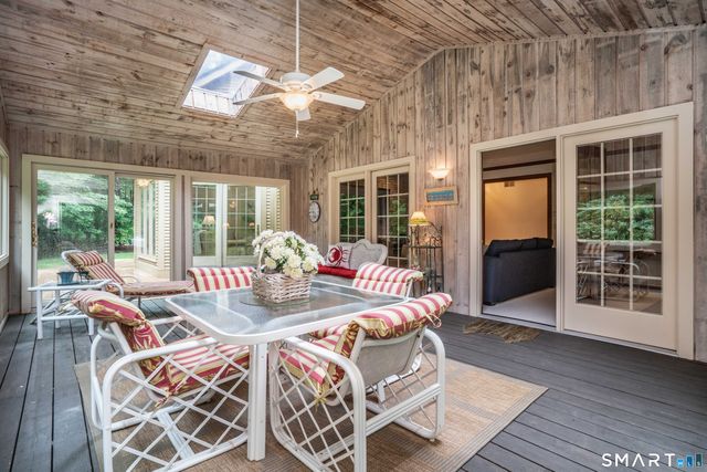 33 Saxon Woods, Avon, CT 06001