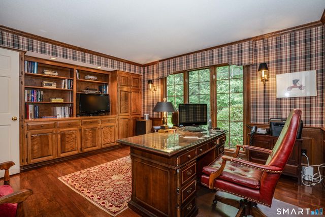 33 Saxon Woods, Avon, CT 06001