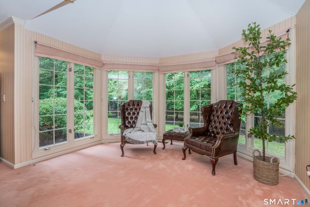 33 Saxon Woods, Avon, CT 06001