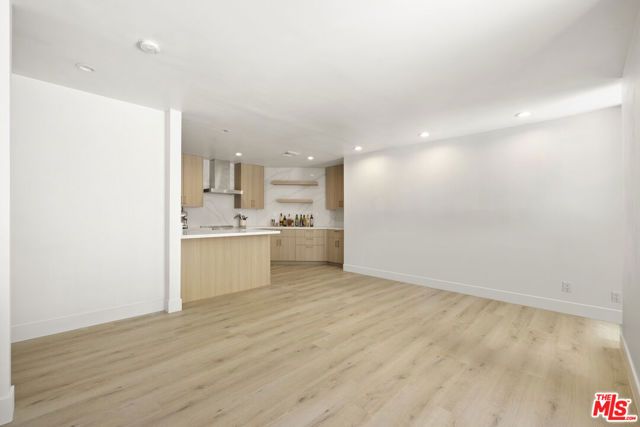 906 N Doheny Drive 304, West Hollywood, CA 90069