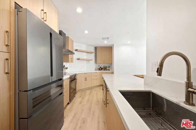 906 N Doheny Drive 304, West Hollywood, CA 90069