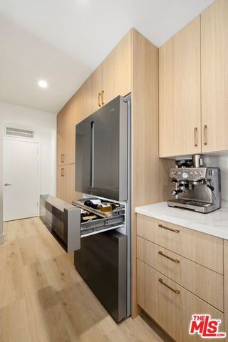 906 N Doheny Drive 304, West Hollywood, CA 90069