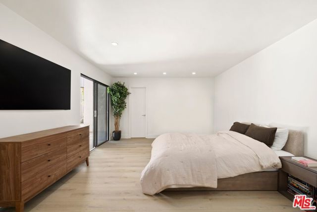 906 N Doheny Drive 304, West Hollywood, CA 90069