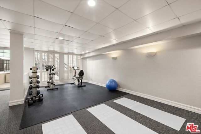 906 N Doheny Drive 304, West Hollywood, CA 90069