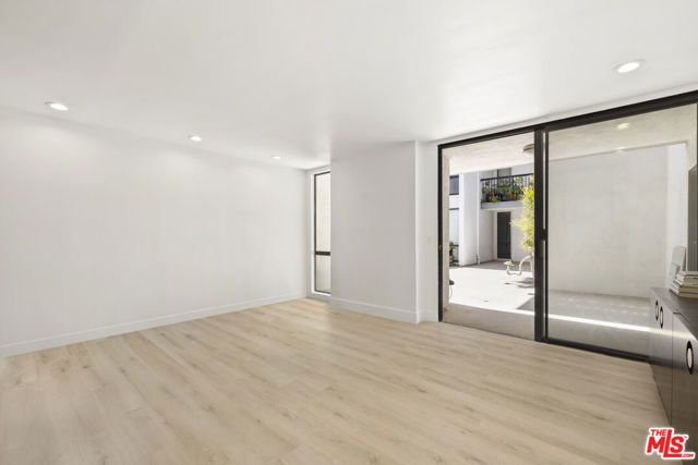 906 N Doheny Drive 304, West Hollywood, CA 90069