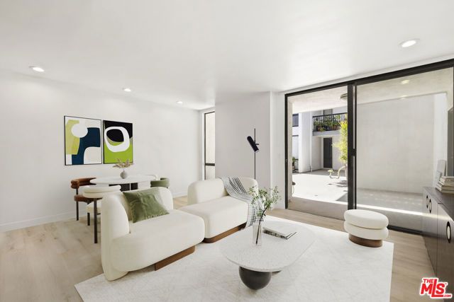 906 N Doheny Drive 304, West Hollywood, CA 90069