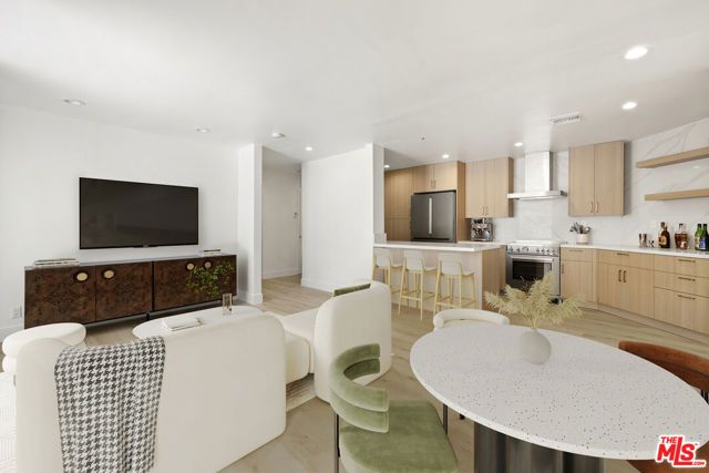 906 N Doheny Drive 304, West Hollywood, CA 90069