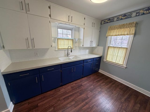 1552 N Woodrow Ct, Wichita, KS 67203