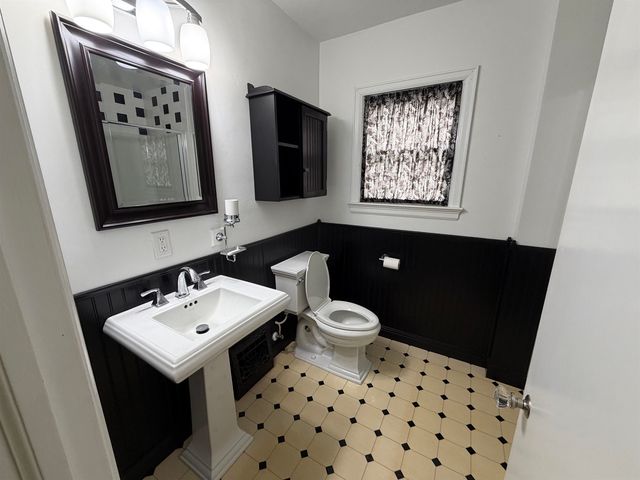 1552 N Woodrow Ct, Wichita, KS 67203