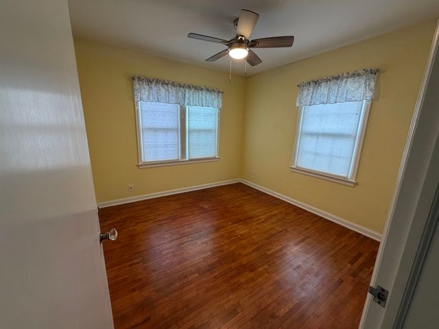 1552 N Woodrow Ct, Wichita, KS 67203