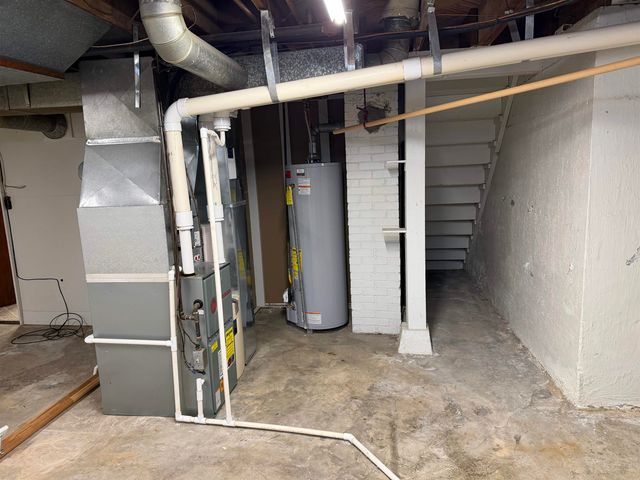 1552 N Woodrow Ct, Wichita, KS 67203