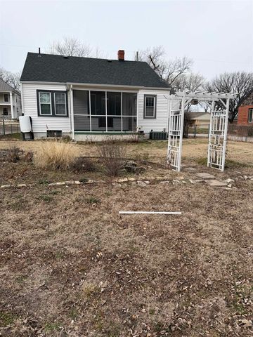 1552 N Woodrow Ct, Wichita, KS 67203