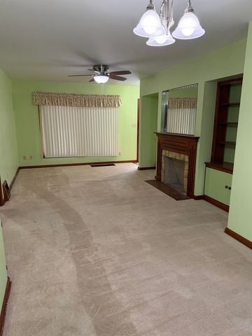 1552 N Woodrow Ct, Wichita, KS 67203