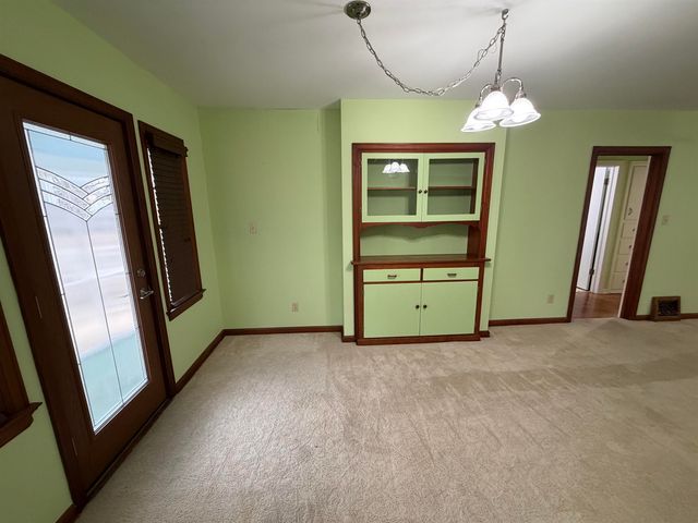 1552 N Woodrow Ct, Wichita, KS 67203