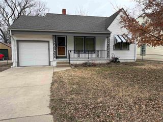 1552 N Woodrow Ct, Wichita, KS 67203