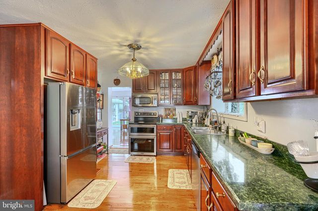 7218 SOLLERS POINT RD, Baltimore, MD 21222