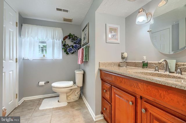 7218 SOLLERS POINT RD, Baltimore, MD 21222