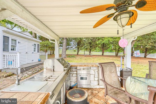 7218 SOLLERS POINT RD, Baltimore, MD 21222