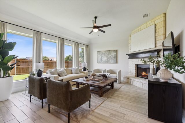 902 Meadow View Drive, Cleburne, TX 76033