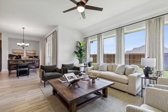 902 Meadow View Drive, Cleburne, TX 76033