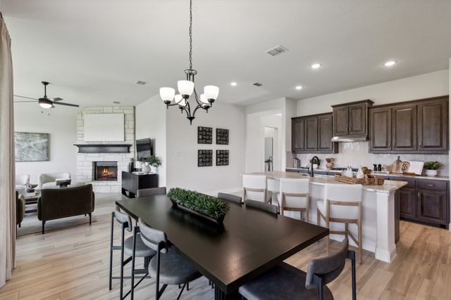 902 Meadow View Drive, Cleburne, TX 76033