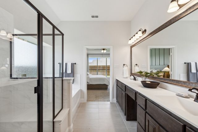 902 Meadow View Drive, Cleburne, TX 76033