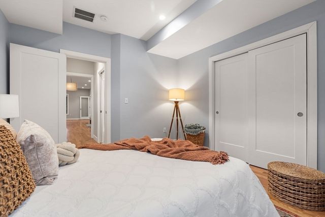 24 Rawson St 6, Boston, MA 02125