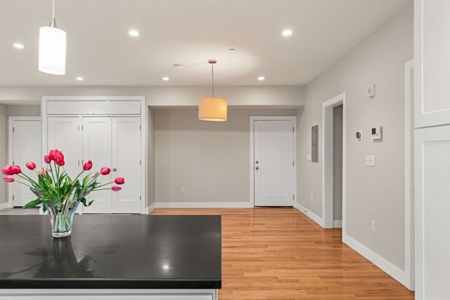 24 Rawson St 6, Boston, MA 02125