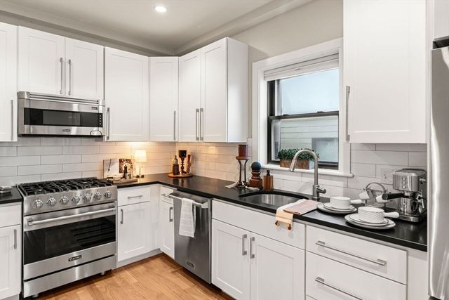 24 Rawson St 6, Boston, MA 02125