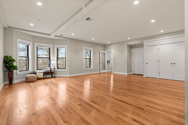 24 Rawson St 6, Boston, MA 02125