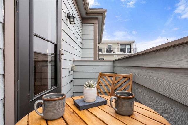 24 Rawson St 6, Boston, MA 02125