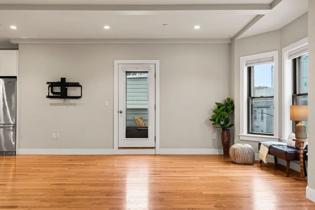 24 Rawson St 6, Boston, MA 02125