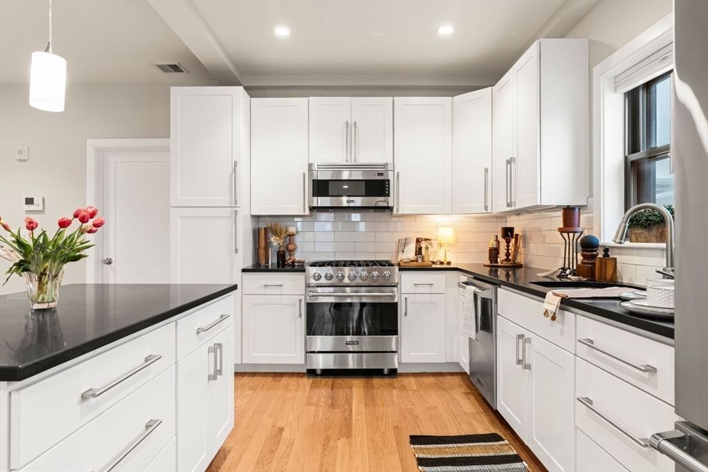 24 Rawson St 6, Boston, MA 02125