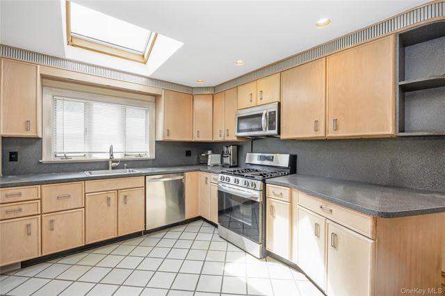 1018 Cottage Place, Baldwin, NY 11510