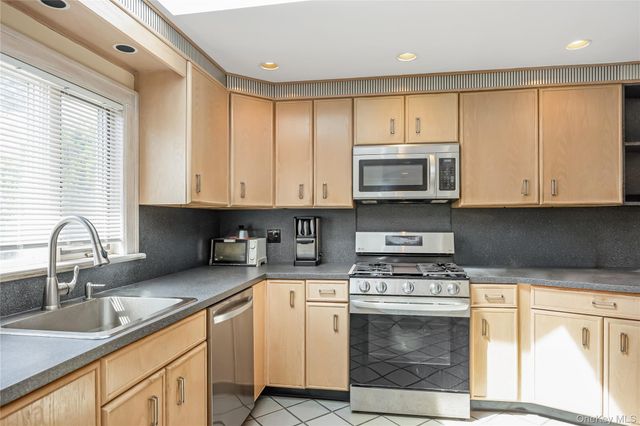 1018 Cottage Place, Baldwin, NY 11510