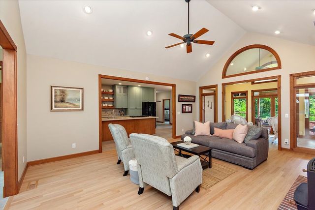 2309 Allen Ferry Rd, Smithville, TN 37166