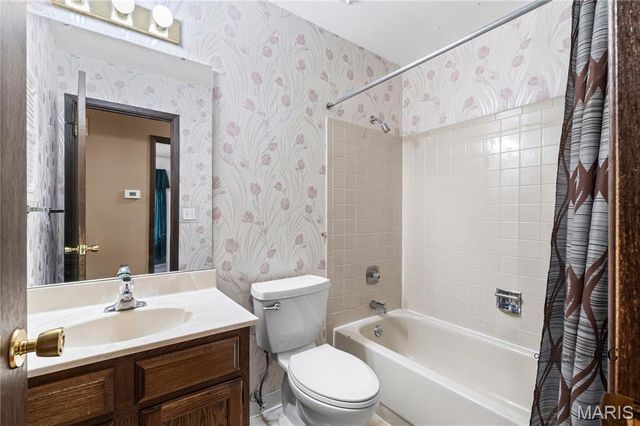 2807 Sundowner Drive, St Charles, MO 63303