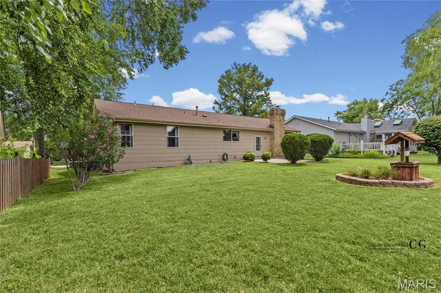 2807 Sundowner Drive, St Charles, MO 63303