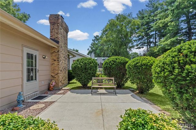 2807 Sundowner Drive, St Charles, MO 63303
