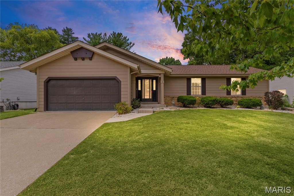 2807 Sundowner Drive, St Charles, MO 63303