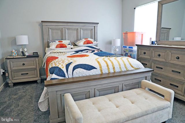 16 TREVINO DR, Martinsburg, WV 25405