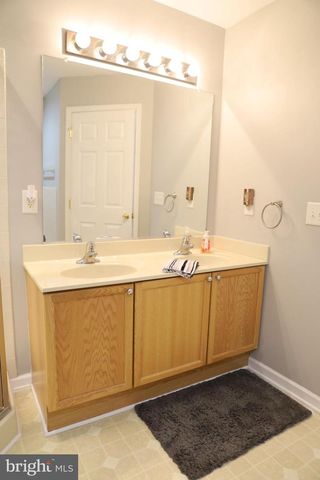 16 TREVINO DR, Martinsburg, WV 25405